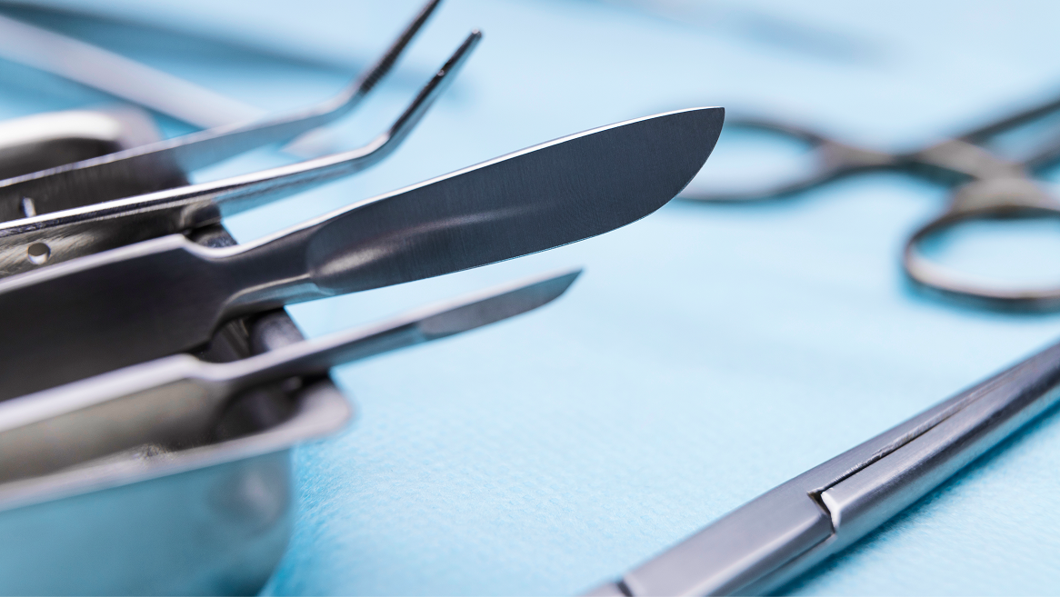 Ferri chirurgici ( particolare ).